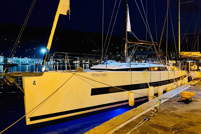 Oceanis Yacht 62 - 4 + 1	 Penultimo 